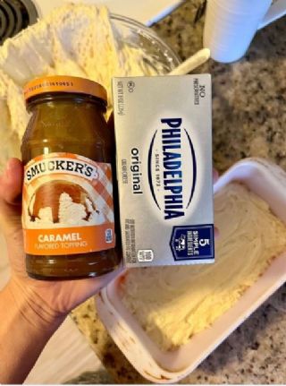 Caramel cream, cheese bread image